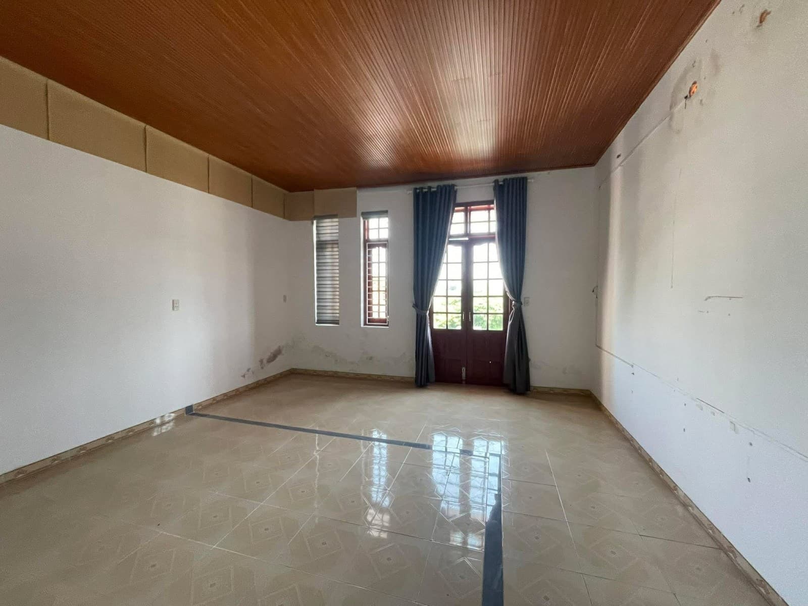 Nhà 3 tầng 75.5m² mặt tiền 5m Đặng Văn Ngữ, Cẩm Lệ — gần chợ, tiềm năng kinh doanh, mặt tiền đường lớn, ô tô đỗ cửa