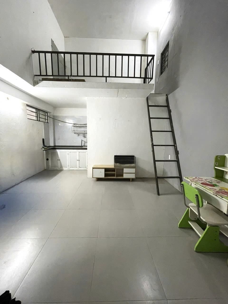 Nhà 3 tầng 63m² mặt tiền 9m Huỳnh Ngọc Huệ, Thanh Khê — gần chợ, mặt tiền đường lớn, ô tô đỗ cửa, có dòng tiền