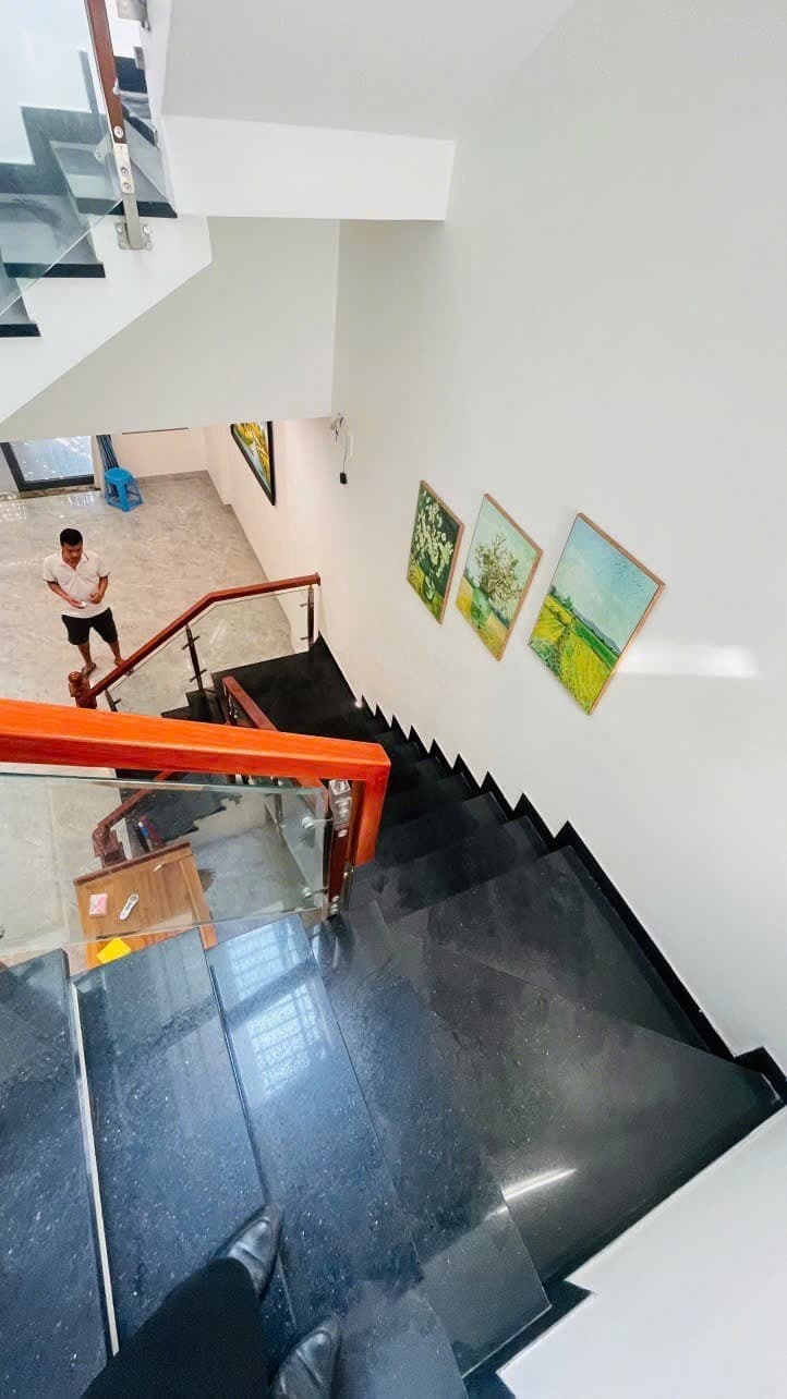 Nhà 3 tầng 82m² mặt tiền 4.6m Mân Thái 1, Sơn Trà — gần biển, tiềm năng kinh doanh, mặt tiền đường lớn, ô tô đỗ cửa