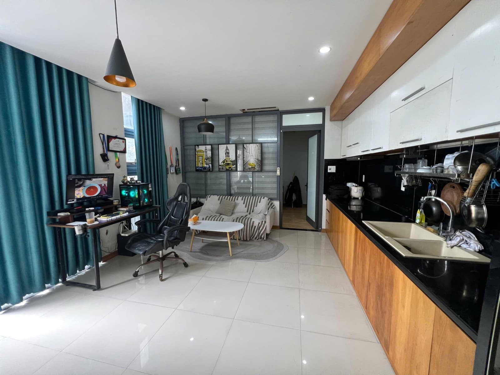 Nhà 3 tầng 52m² mặt tiền 7m Nguyễn Hoàng, Hải Châu — gần chợ, gần trường học, mặt tiền đường lớn, tiềm năng tăng giá