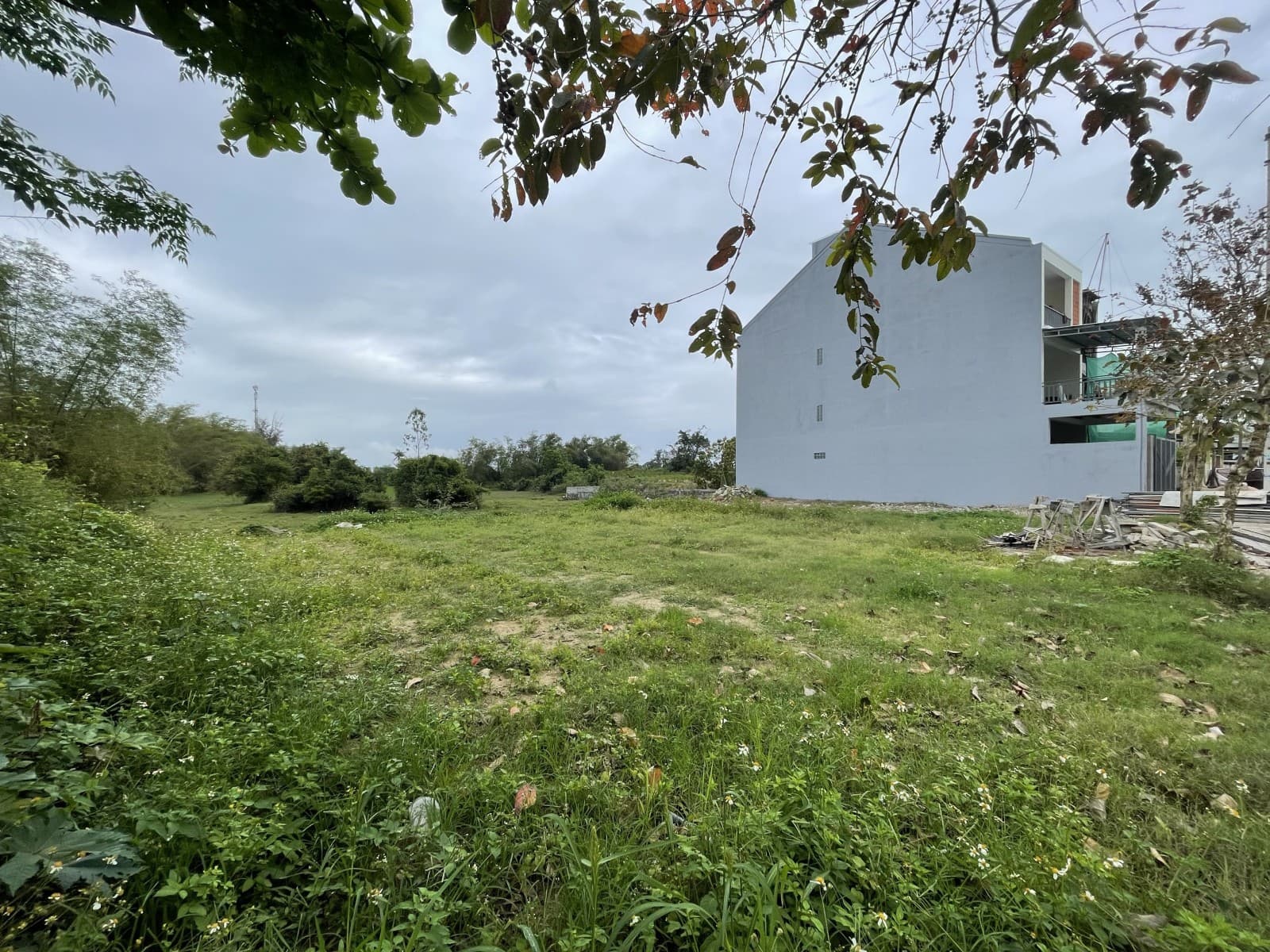 Đất 924m² mặt tiền 28m Trảng Kèo 1, Hội An — gần biển, tiềm năng kinh doanh, mặt tiền đường lớn, ô tô đỗ cửa