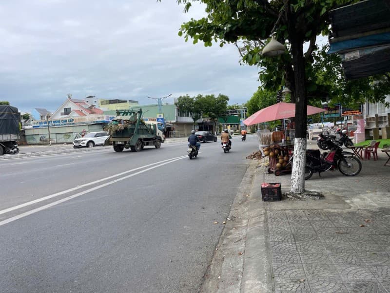 Nhà 93m² mặt tiền 5m Lê Đại Hành, Cẩm Lệ — tiềm năng kinh doanh, mặt tiền đường lớn, đường 30m, ô tô đỗ cửa