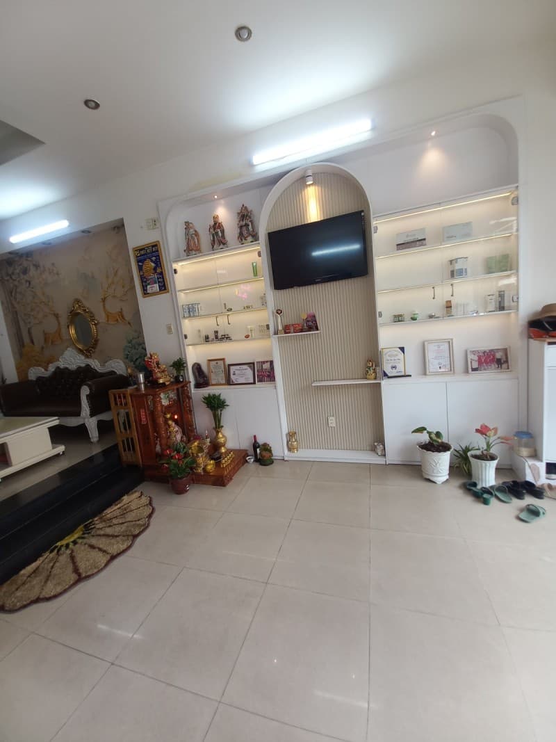 Nhà 3 tầng 57m² mặt tiền 4.9m Lê Độ, Thanh Khê — tiềm năng kinh doanh, mặt tiền đường lớn, có dòng tiền