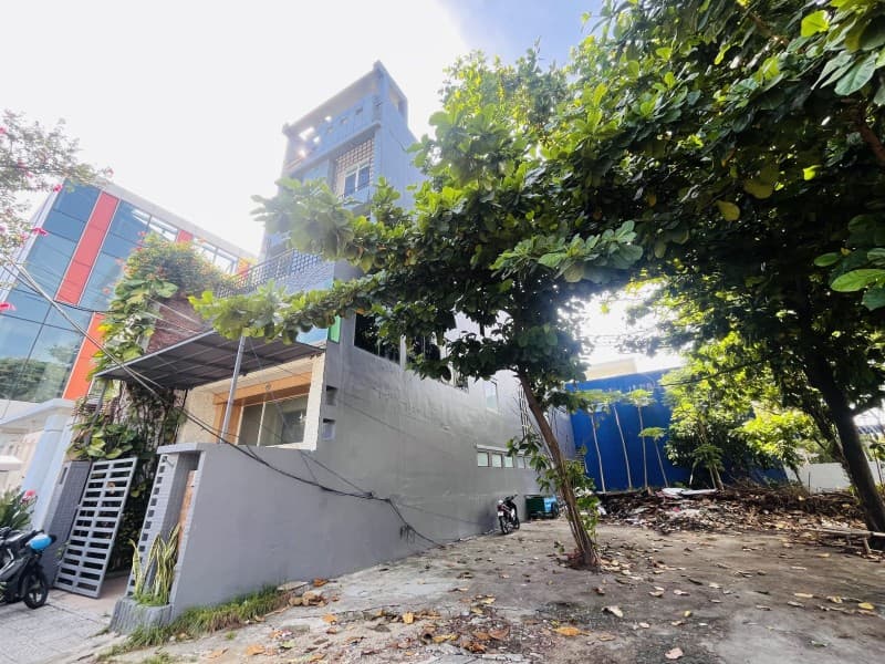 Nhà 4 tầng 125m² mặt tiền 5m Cách Mạng Tháng 8, Cẩm Lệ — tiềm năng kinh doanh, mặt tiền đường lớn, đường 30m