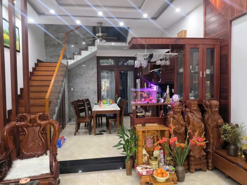 Nhà 3 tầng 100m² mặt tiền 5m Văn Tiến Dũng, Cẩm Lệ — gần chợ, tiềm năng kinh doanh, mặt tiền đường lớn, có dòng tiền