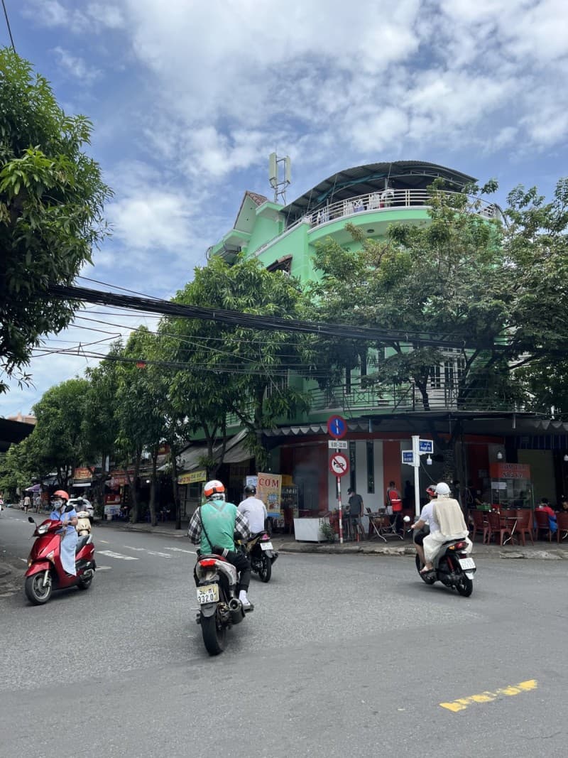 Nhà cấp 4 193m² mặt tiền 8m Phan Tứ, Ngũ Hành Sơn — gần biển, tiềm năng kinh doanh, mặt tiền đường lớn, đường 10m