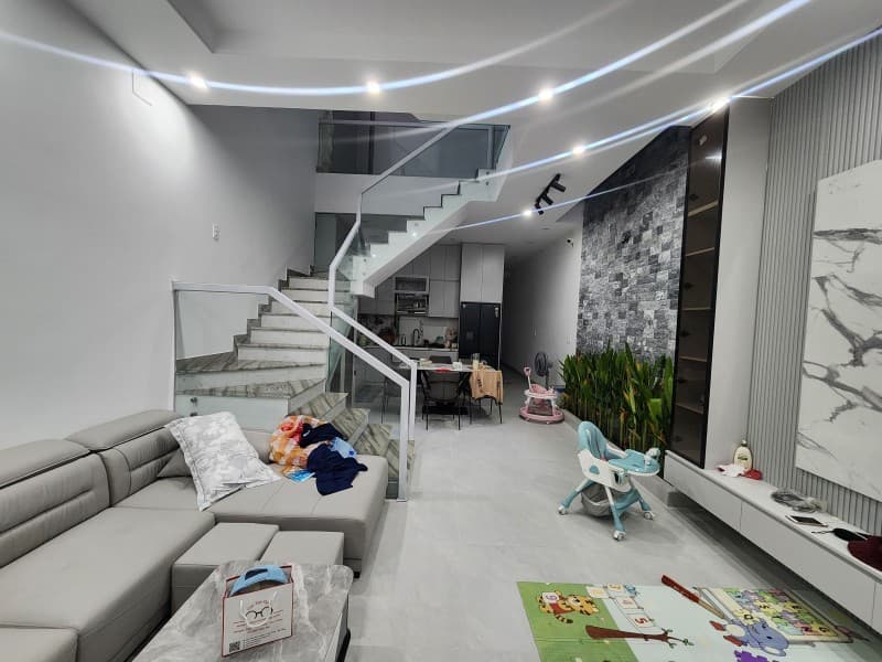 Nhà 3 tầng 100m² mặt tiền 5m Nguyễn Nhược Pháp, Liên Chiểu — tiềm năng kinh doanh, mặt tiền đường lớn, đường 10.5m, ô tô đỗ cửa