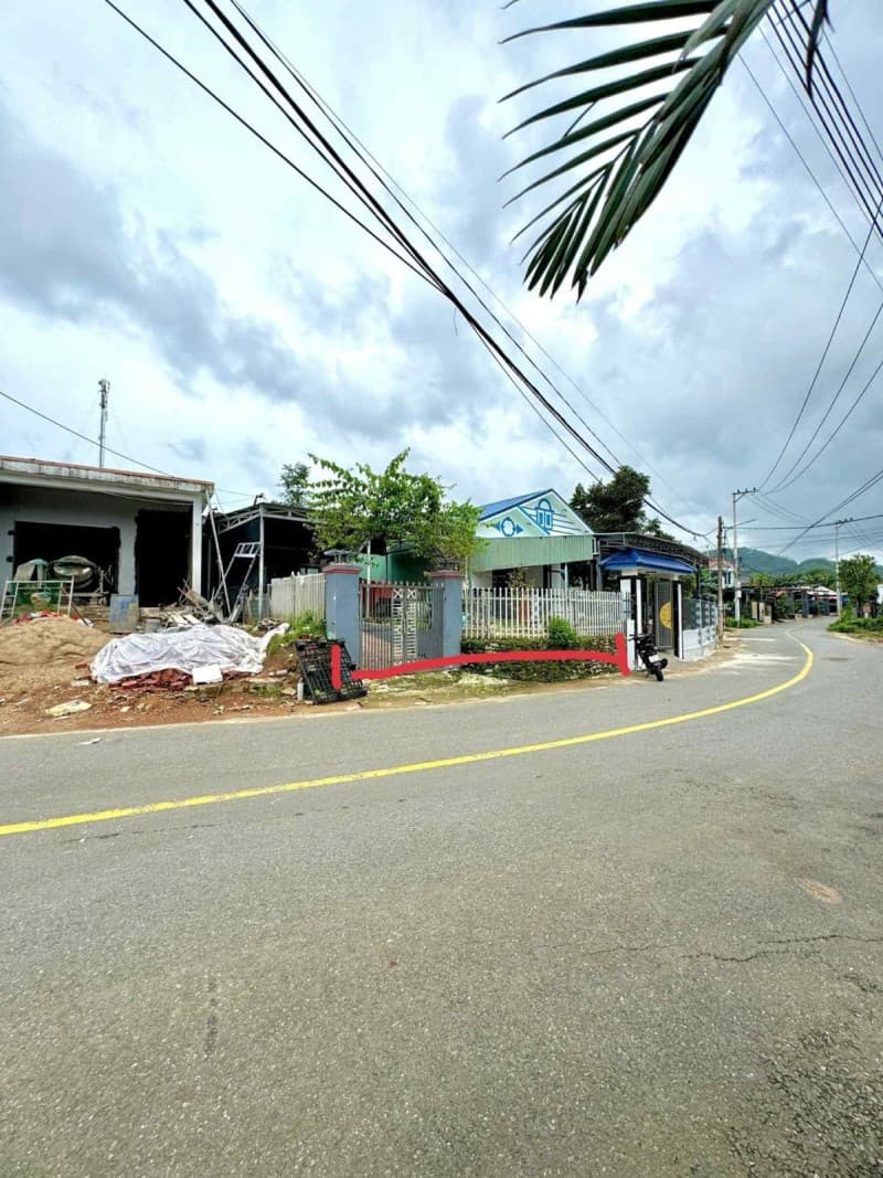 Nhà cấp 4 150m² mặt tiền 8m Thôn Xuân Phú Hoà Sơn, Hoà Vang — gần trường học, tiềm năng kinh doanh, mặt tiền đường lớn, ô tô đỗ cửa