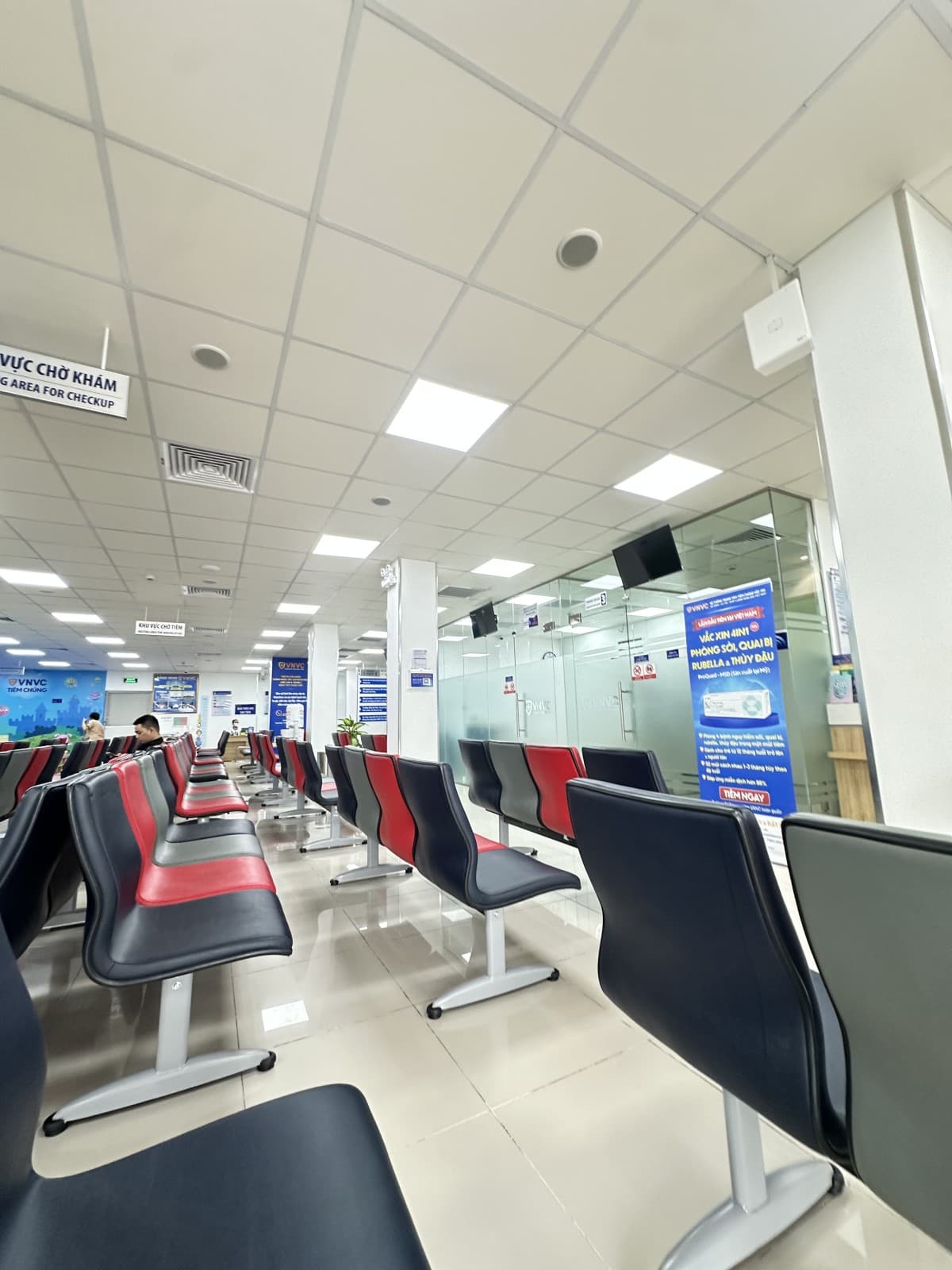 Nhà 3 tầng 625m² mặt tiền 25m Cách Mạng Tháng 8, Cẩm Lệ — tiềm năng kinh doanh, mặt tiền đường lớn, đường 21m, ô tô đỗ cửa