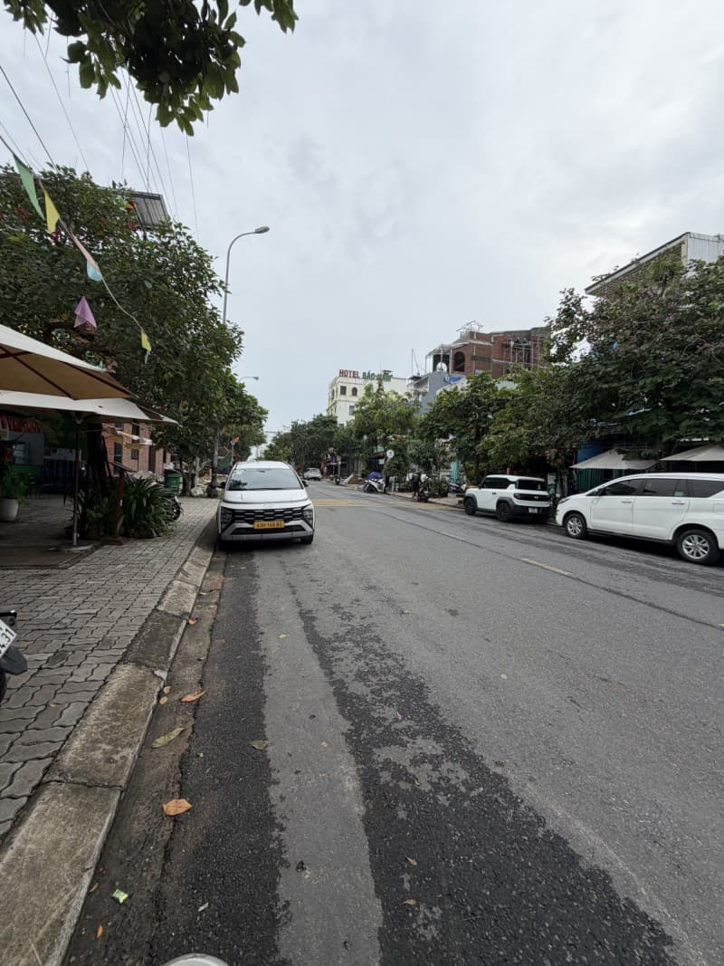 Nhà 2 tầng 128m² mặt tiền 7.5m Trần Bạch Đằng, Sơn Trà — gần biển, tiềm năng kinh doanh, mặt tiền đường lớn, đường 10.5m