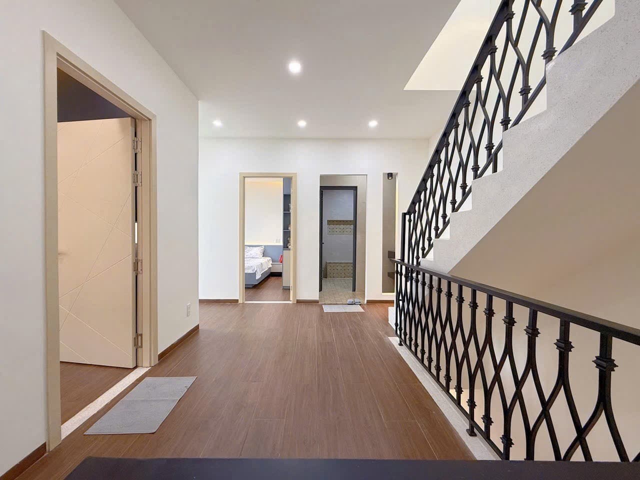 Nhà 3 tầng 72m² mặt tiền 8.8m 108.3.xx Nguyễn Chánh, Liên Chiểu — gần biển, gần chợ, ô tô đỗ cửa, có dòng tiền