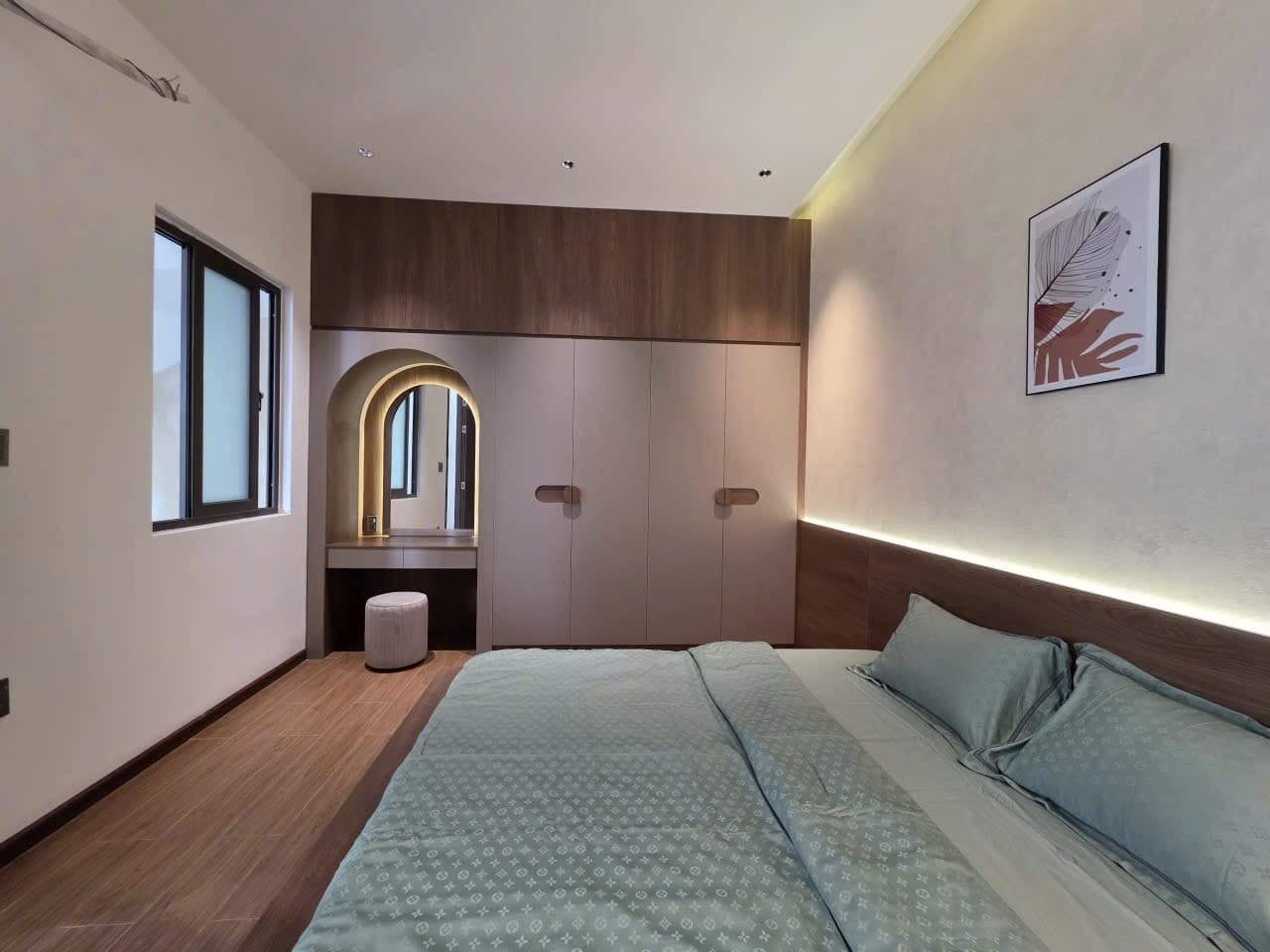 Nhà 3 tầng 102m² mặt tiền 5.5m Nguyễn Như Hạnh, Liên Chiểu — gần biển, gần chợ, gần trường học, gần bệnh viện