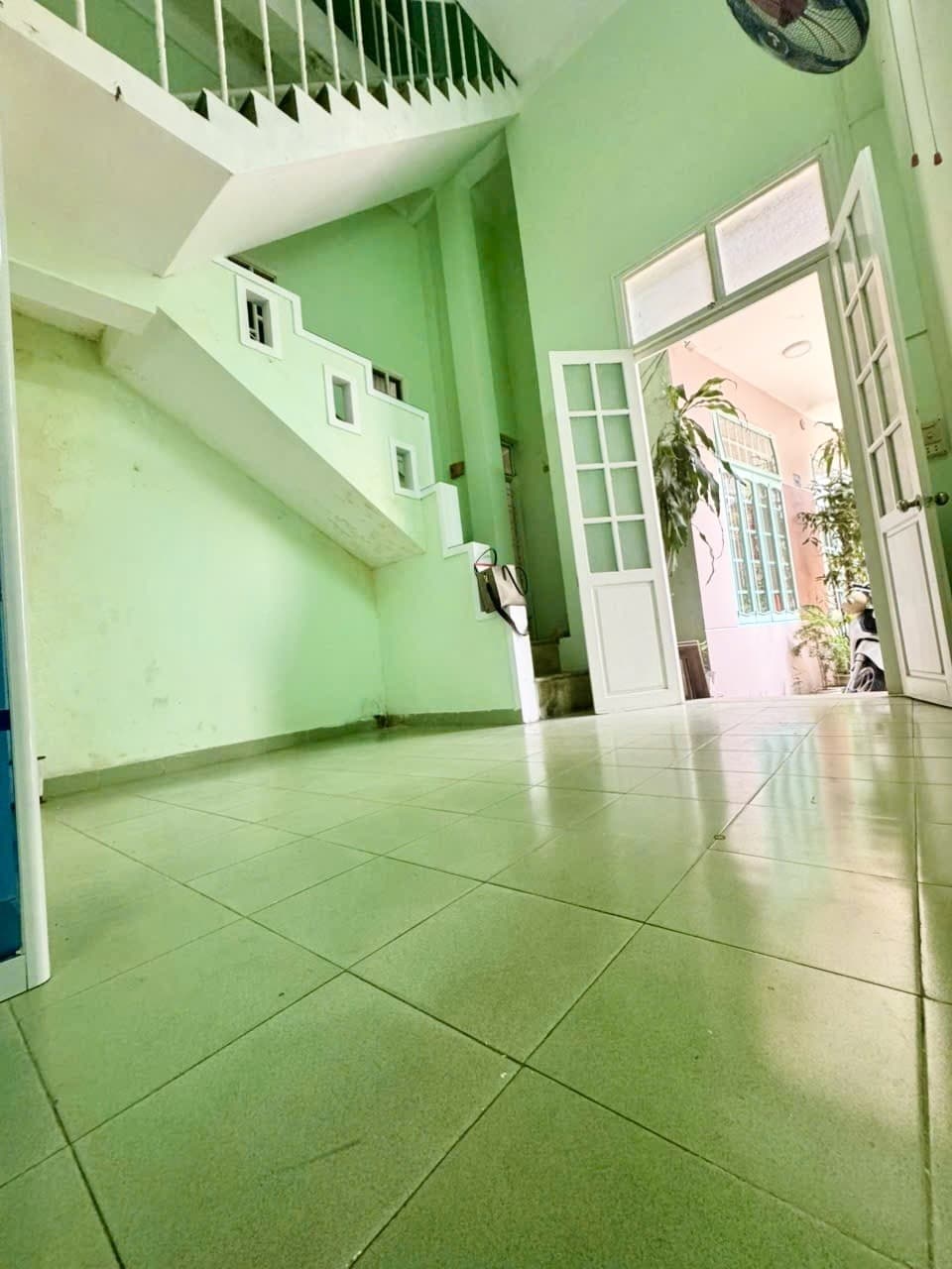 Nhà 5 tầng 31m² mặt tiền 3.5m Hoàng Diệu, Hải Châu — tiềm năng kinh doanh, mặt tiền đường lớn, tiềm năng tăng giá, có dòng tiền