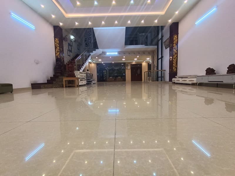Nhà 4 tầng 356m² mặt tiền 8m Lê Độ, Thanh Khê — gần biển, tiềm năng kinh doanh, mặt tiền đường lớn, ô tô đỗ cửa