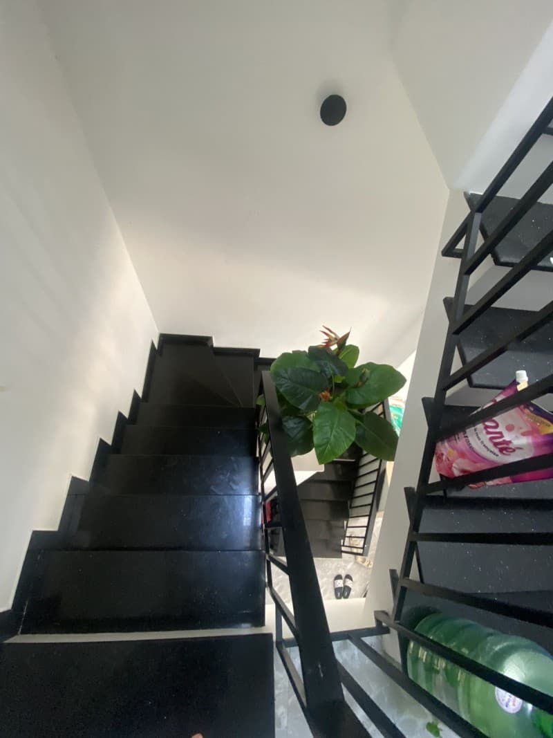 Nhà 4 tầng 100m² mặt tiền 7.2m Ngô Quyền, Sơn Trà — gần biển, tiềm năng kinh doanh, ô tô đỗ cửa, có dòng tiền