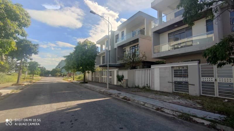 Nhà 3 tầng 200m² mặt tiền 10m Đa Phước, Hải Châu — gần biển, tiềm năng kinh doanh, mặt tiền đường lớn, view đẹp