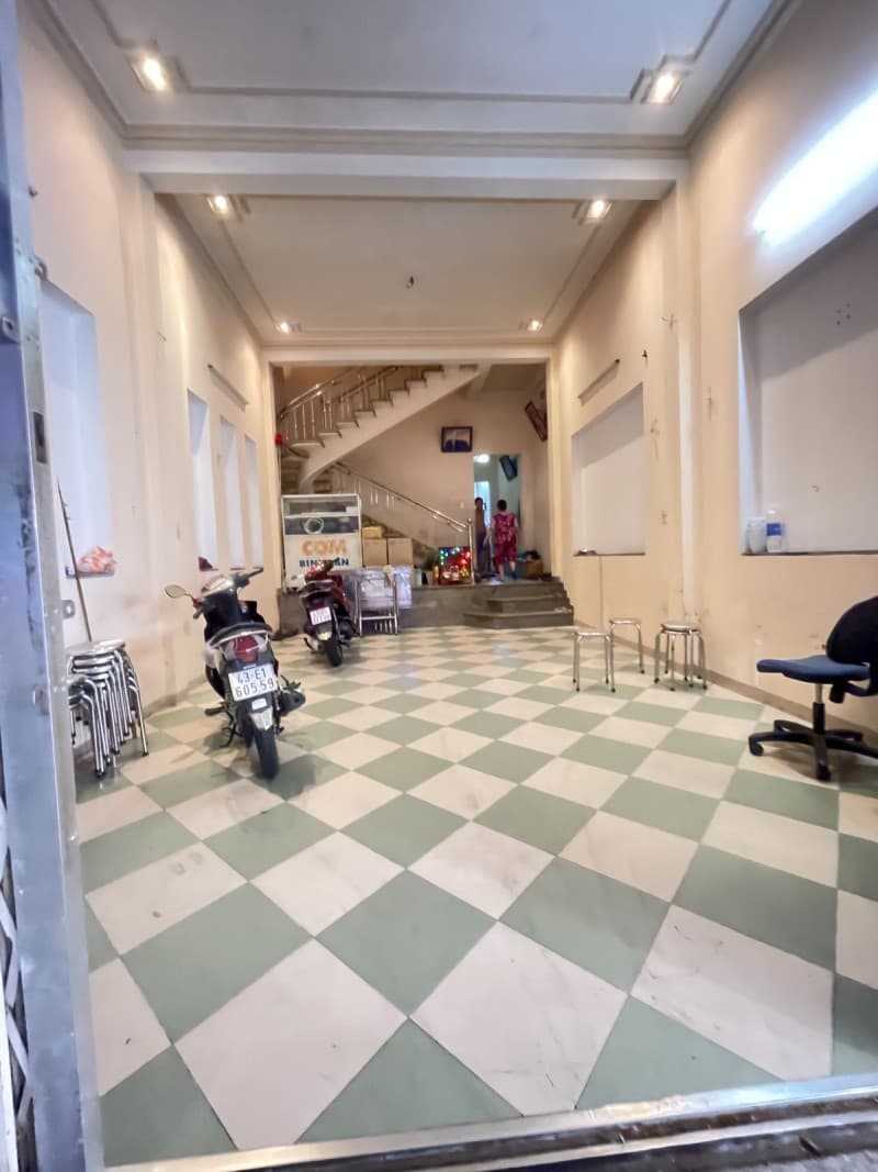 Nhà 3 tầng 90m² mặt tiền 5m Ngũ Hành Sơn, Ngũ Hành Sơn — tiềm năng kinh doanh, mặt tiền đường lớn, ô tô đỗ cửa, có dòng tiền