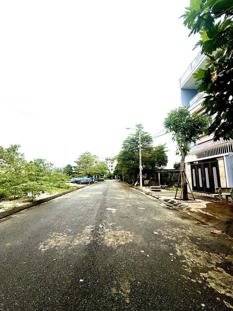 Đất 300m² mặt tiền 15m Vùng Trung 10, Ngũ Hành Sơn — gần chợ, gần trường học, mặt tiền đường lớn, ô tô đỗ cửa