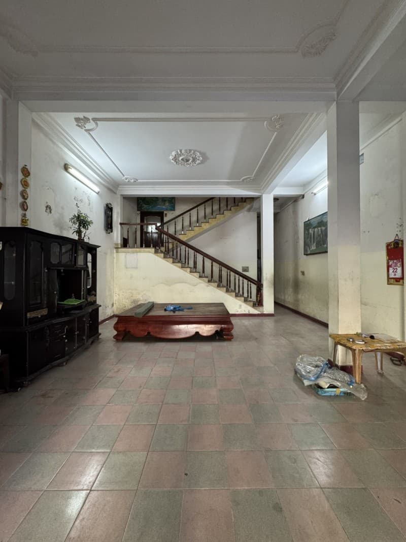 Nhà 3 tầng 138.6m² mặt tiền 6.4m Núi Thành, Hải Châu — gần trường học, gần bệnh viện, tiềm năng kinh doanh, mặt tiền đường lớn