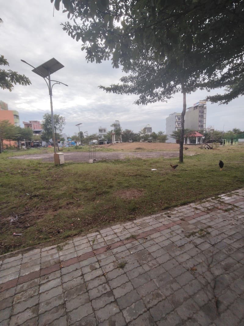 Đất 100m² mặt tiền 5m Vùng Trung 12, Ngũ Hành Sơn — gần biển, mặt tiền đường lớn, ô tô đỗ cửa