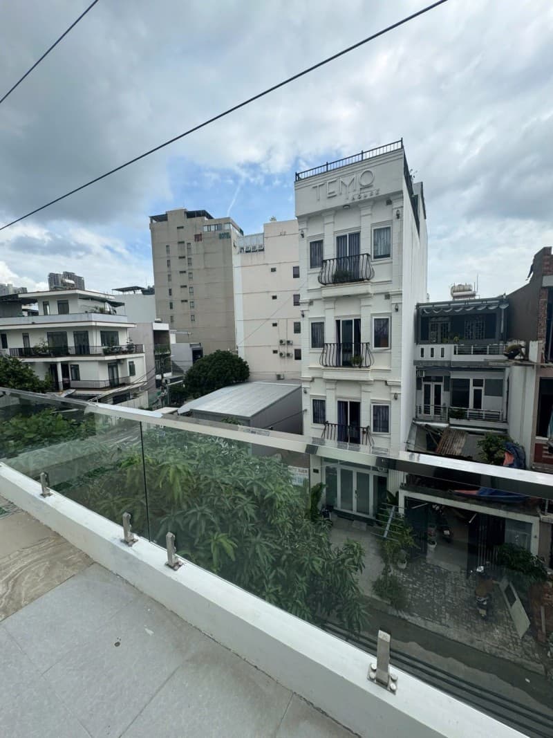 Nhà 3 tầng 50m² mặt tiền 5.4m Mỹ Khê 7, Sơn Trà — gần biển, mặt tiền đường lớn, có dòng tiền