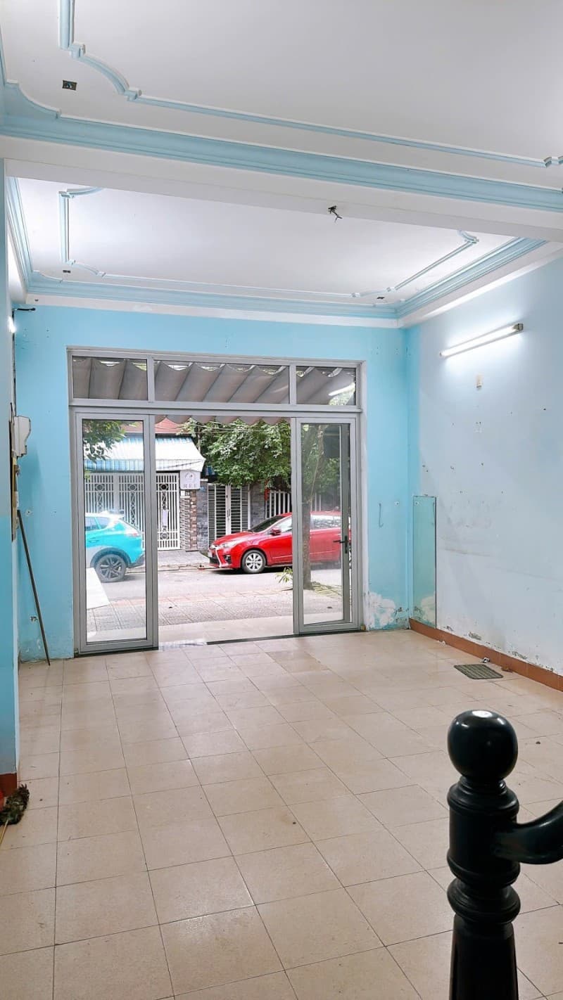 Nhà 2 tầng 74m² mặt tiền 4.5m Cao Xuân Huy, Hải Châu — gần chợ, gần trường học, mặt tiền đường lớn, ô tô đỗ cửa