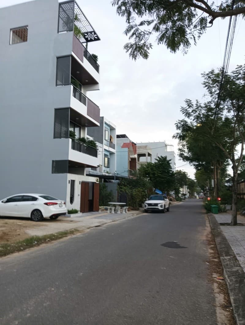 Nhà 2 tầng 65m² mặt tiền 4.5m Đinh Gia Khánh, Ngũ Hành Sơn — gần biển, gần trường học, gần bệnh viện, tiềm năng kinh doanh