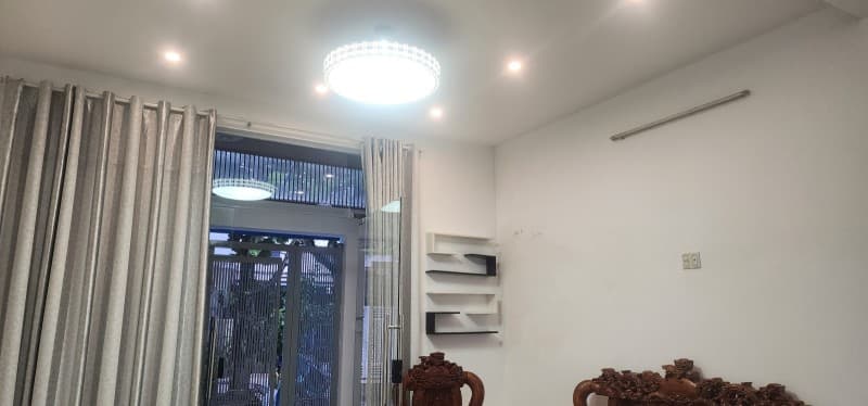 Nhà 3 tầng 96.5m² mặt tiền 5m Nguyễn Dữ, Cẩm Lệ — tiềm năng kinh doanh, mặt tiền đường lớn, ô tô đỗ cửa, tiềm năng tăng giá