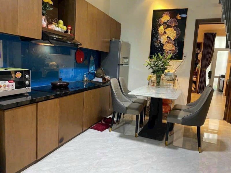 Nhà 2 tầng 90m² mặt tiền 4.5m Nguyễn Hữu Hào, Ngũ Hành Sơn — gần biển, tiềm năng kinh doanh, mặt tiền đường lớn, ô tô đỗ cửa