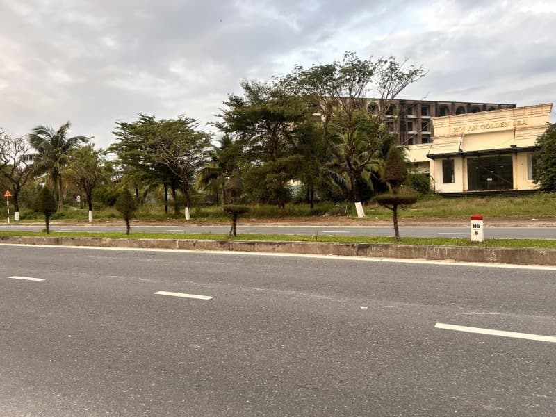 Nhà cấp 4 355m² mặt tiền 10m Lạc Long Quân, Hội An — gần biển, mặt tiền đường lớn, tiềm năng tăng giá