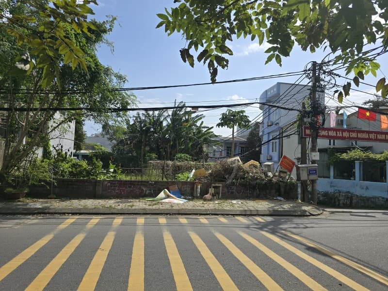 Đất 298.8m² mặt tiền 13.7m Phó Đức Chính, Sơn Trà — gần biển, gần chợ, gần trường học, gần bệnh viện