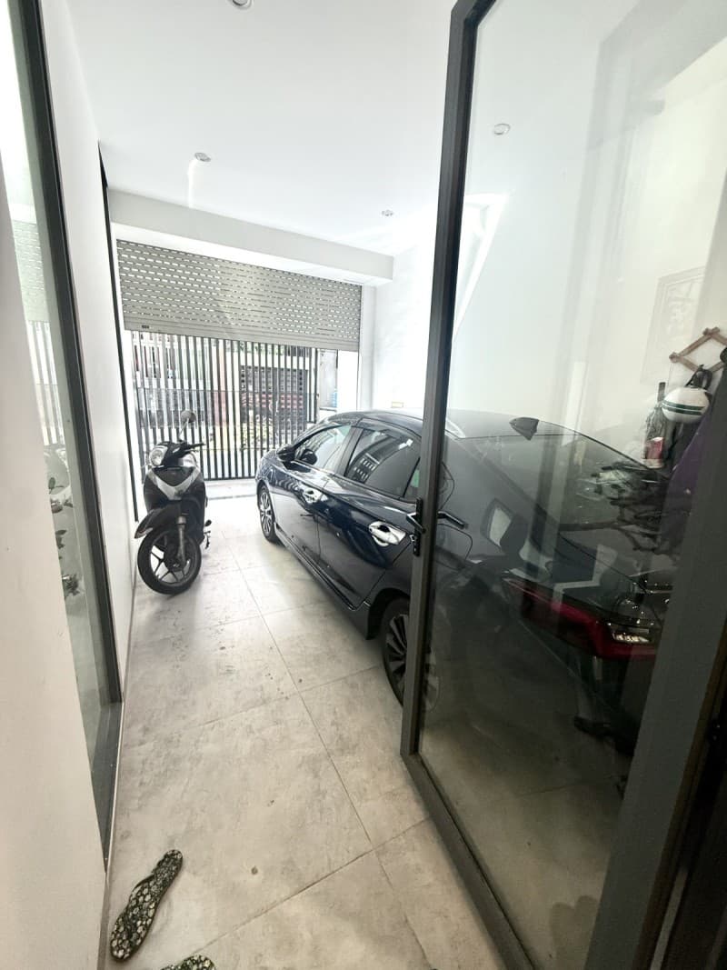 Nhà 3 tầng 108m² mặt tiền 7m Đường 2 Tháng 9, Hải Châu — tiềm năng kinh doanh, mặt tiền đường lớn, ô tô đỗ cửa, tiềm năng tăng giá