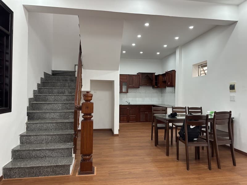 Nhà 2 tầng 143.1m² mặt tiền 14.39m Bùi Chát, Liên Chiểu — gần trường học, tiềm năng kinh doanh, mặt tiền đường lớn, ô tô đỗ cửa